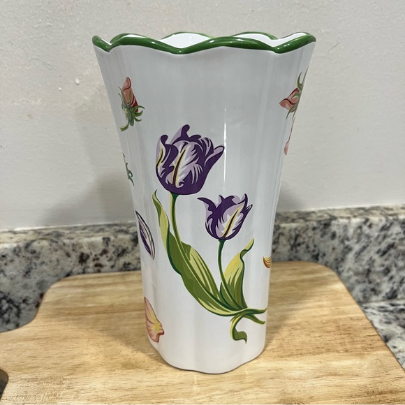 1998 Vintage Tiffany & Co Vase “Tiffany Petals” - No Chips - Gorgeous & Retired - Picture 4 of 11